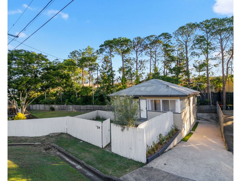 15 Daphne Street, Camp Hill QLD 4152