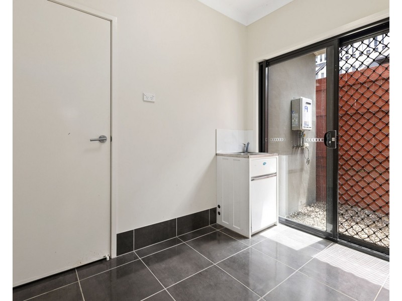 1 ARAKURTA ST, Lota QLD 4179