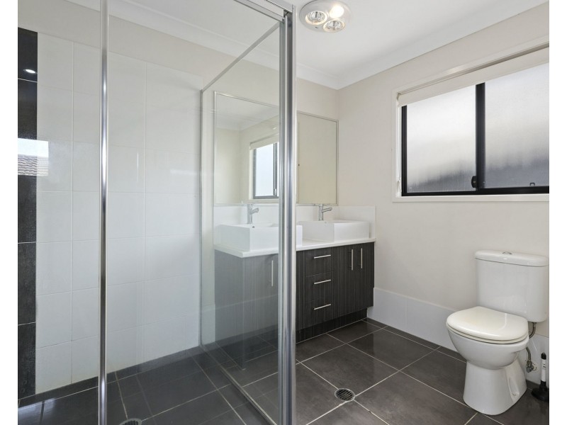 1 ARAKURTA ST, Lota QLD 4179