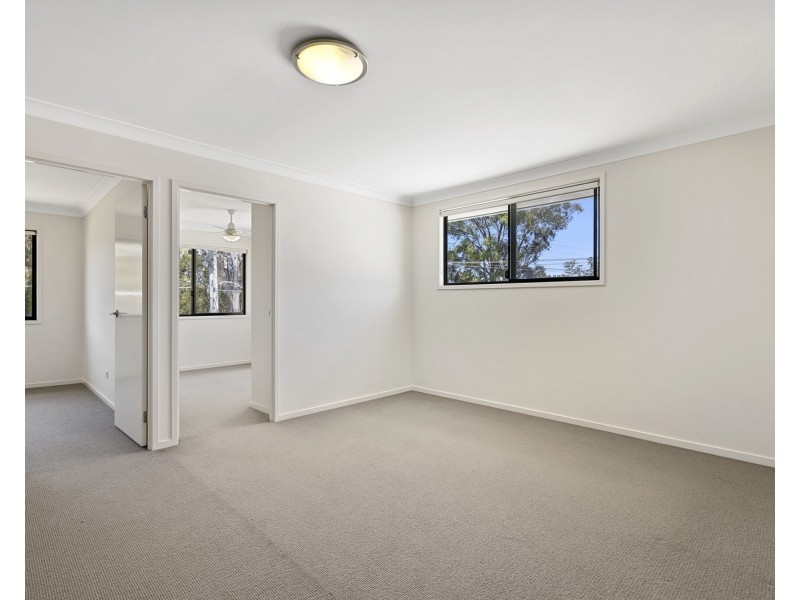 1 ARAKURTA ST, Lota QLD 4179