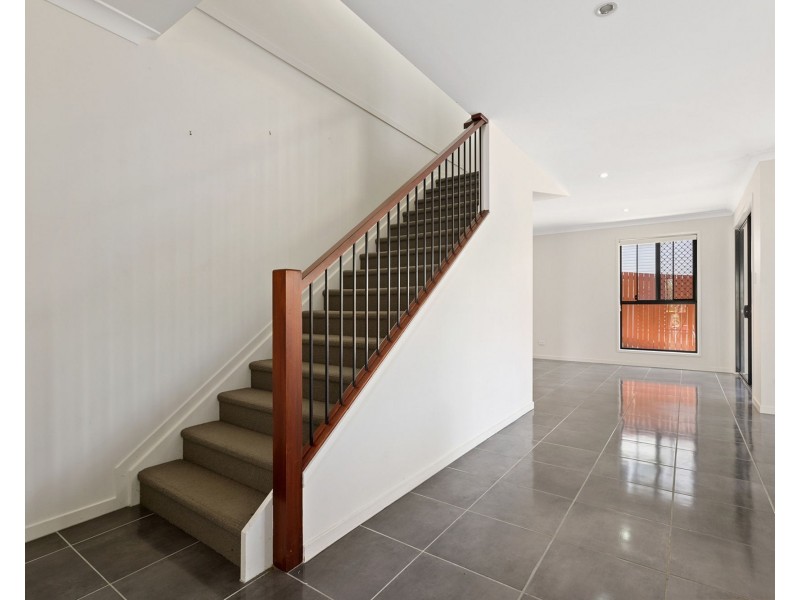 1 ARAKURTA ST, Lota QLD 4179