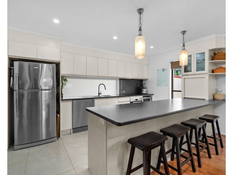 16 Hillside Drive, Daisy Hill QLD 4127