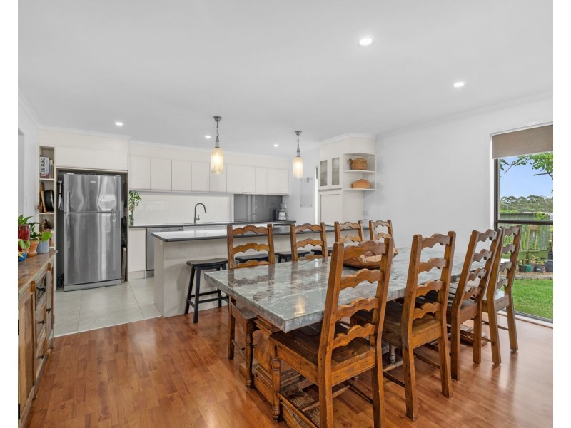 16 Hillside Drive, Daisy Hill QLD 4127