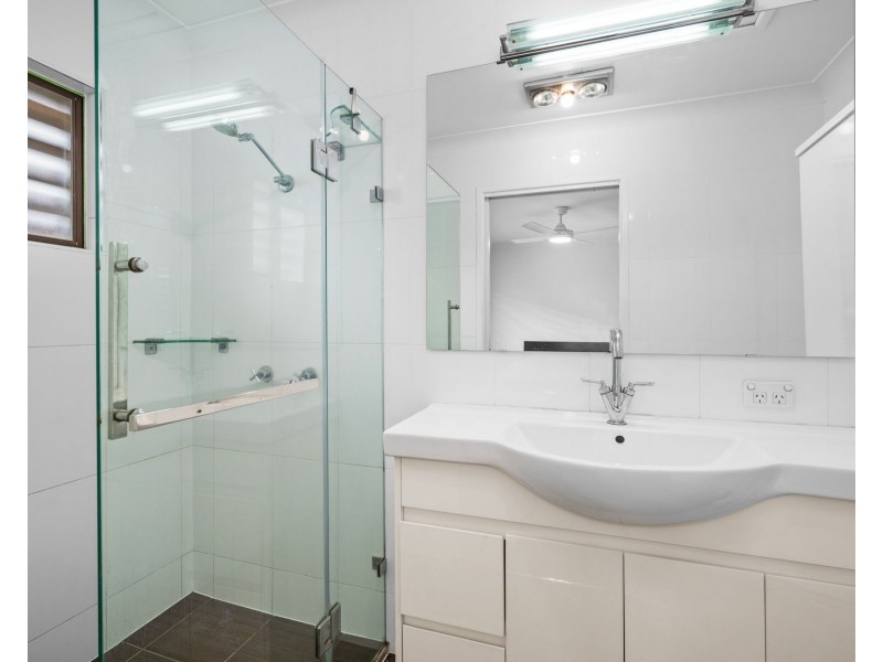 16 Hillside Drive, Daisy Hill QLD 4127
