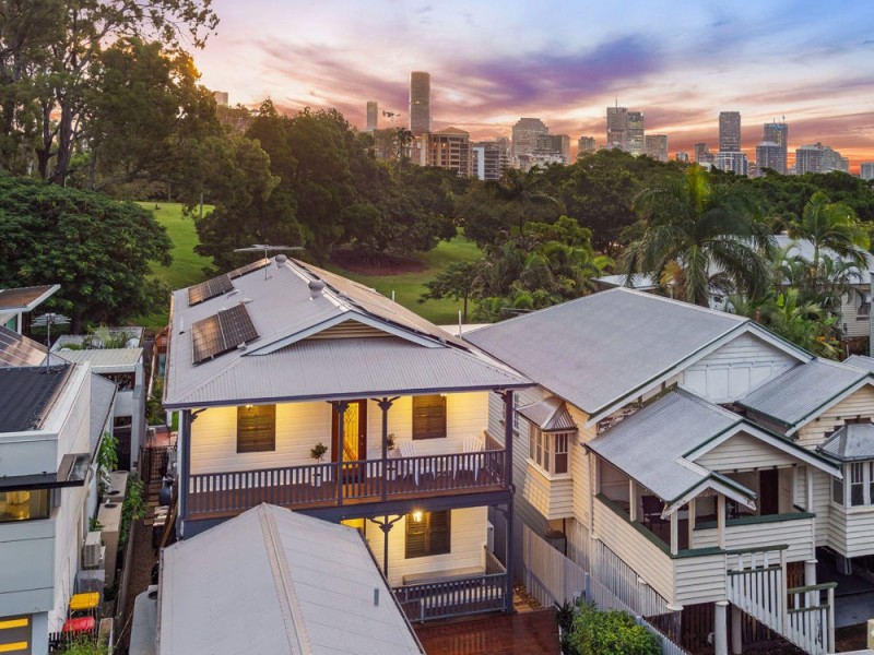 16 Eskgrove Street, East Brisbane QLD 4169