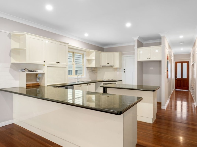 16 Eskgrove Street, East Brisbane QLD 4169