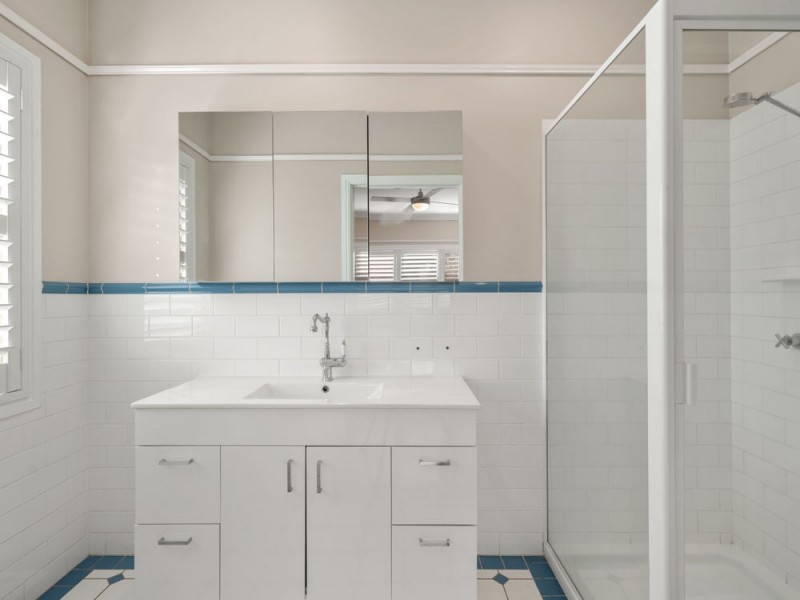 16 Eskgrove Street, East Brisbane QLD 4169