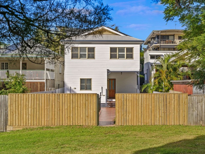 16 Eskgrove Street, East Brisbane QLD 4169