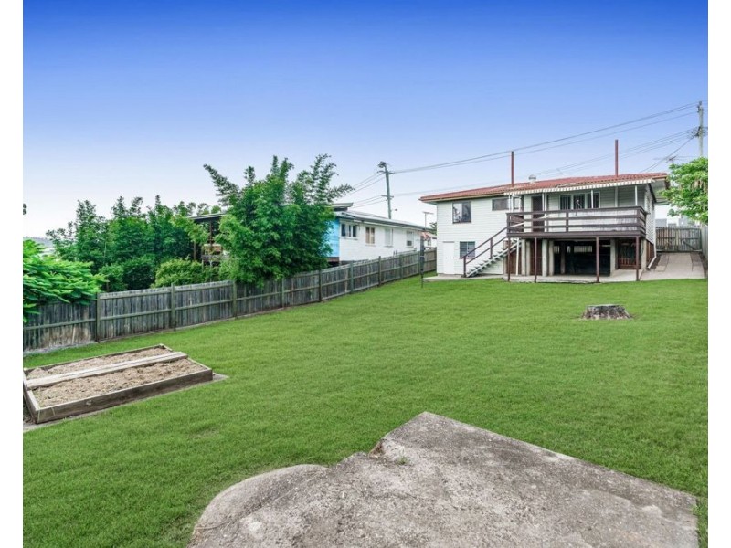 16 Mayfair St, Carina QLD 4152