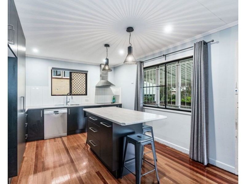 16 Mayfair St, Carina QLD 4152