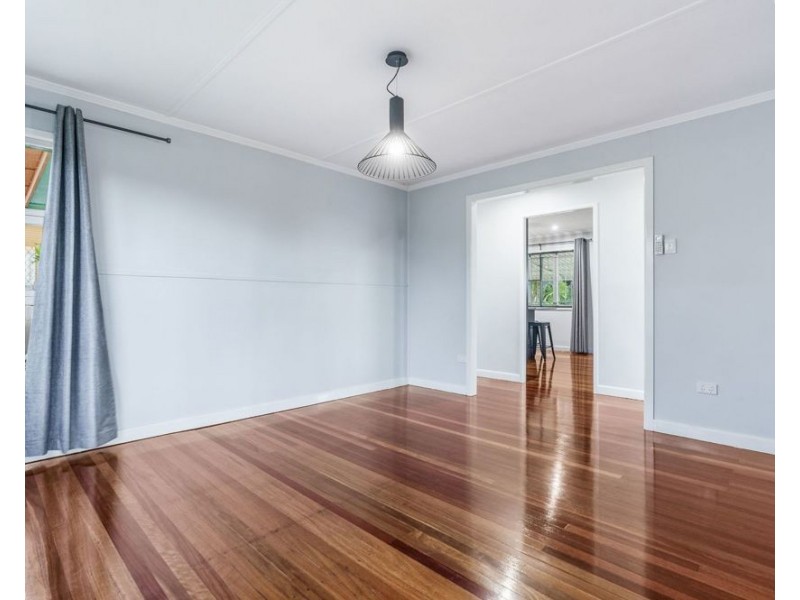 16 Mayfair St, Carina QLD 4152