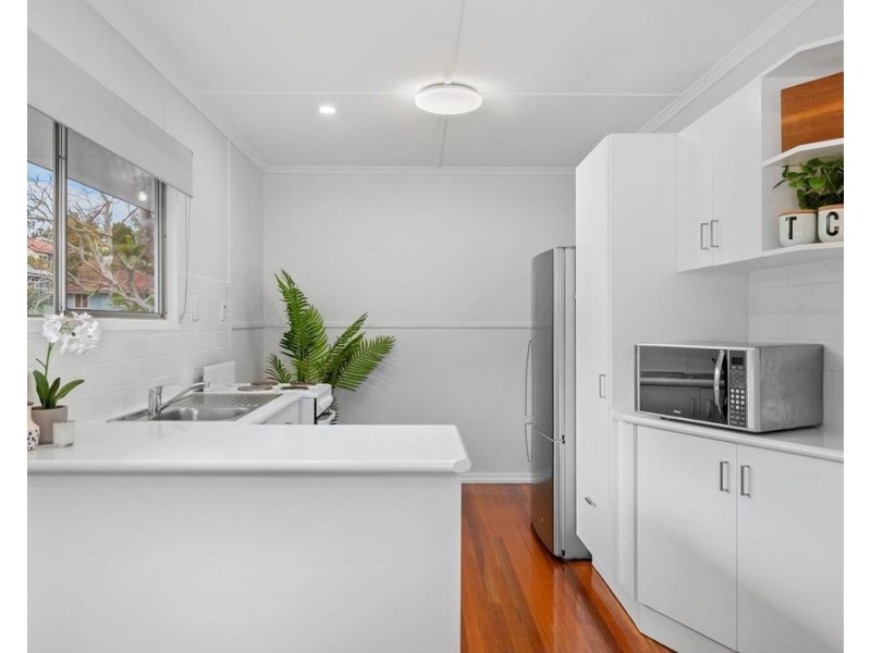 27 Mapleton Street, Mount Gravatt East QLD 4122
