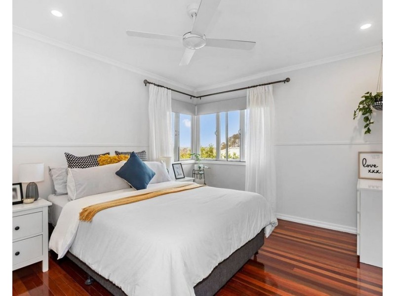 27 Mapleton Street, Mount Gravatt East QLD 4122