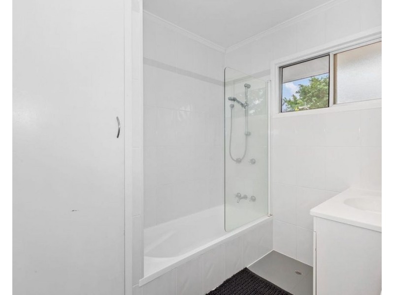 27 Mapleton Street, Mount Gravatt East QLD 4122