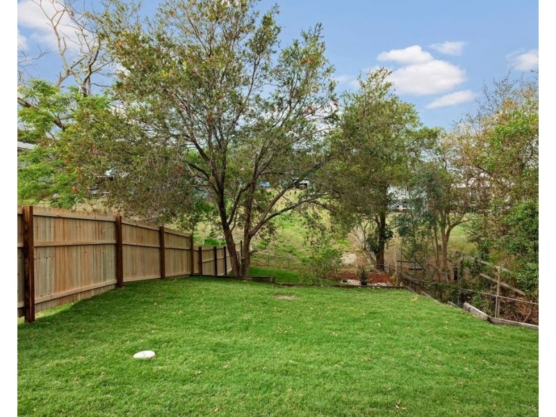 27 Mapleton Street, Mount Gravatt East QLD 4122