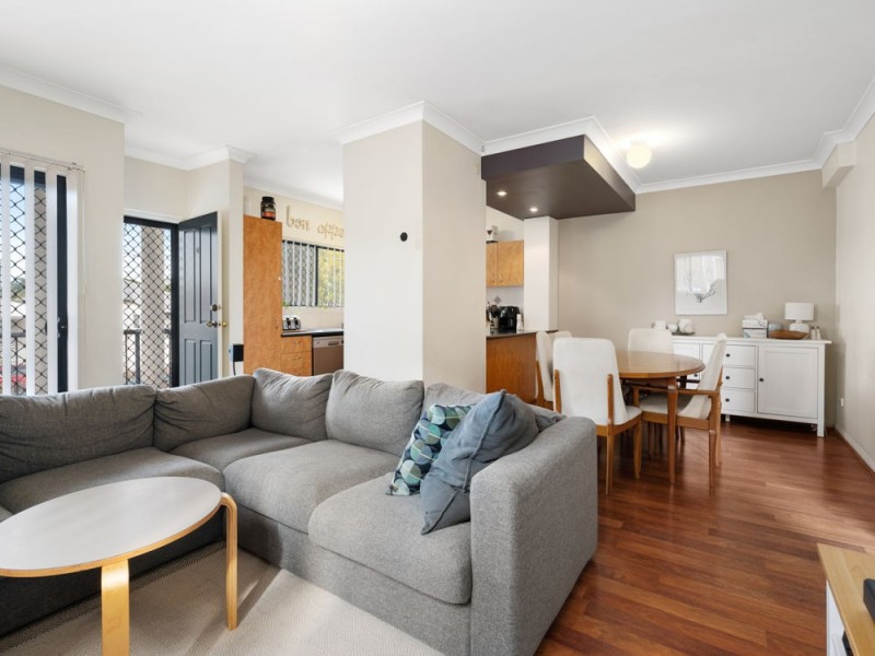 2/22 Pembroke Road, Coorparoo QLD 4151