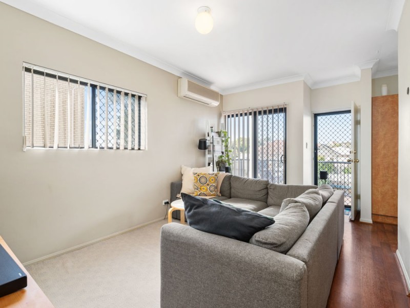 2/22 Pembroke Road, Coorparoo QLD 4151