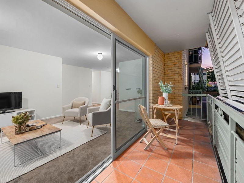 2/111 Kirkland Avenue, Coorparoo QLD 4151