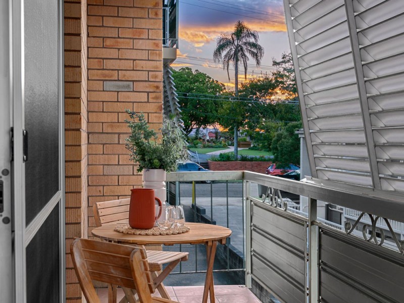 2/111 Kirkland Avenue, Coorparoo QLD 4151