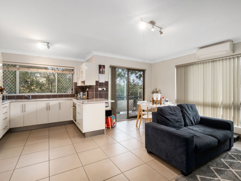 2/42 Garden Terrace, Newmarket QLD 4051