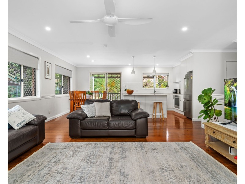 42 Luprena Street, Mansfield QLD 4122