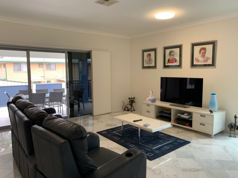 31 Sovereign Close, Wishart QLD 4122