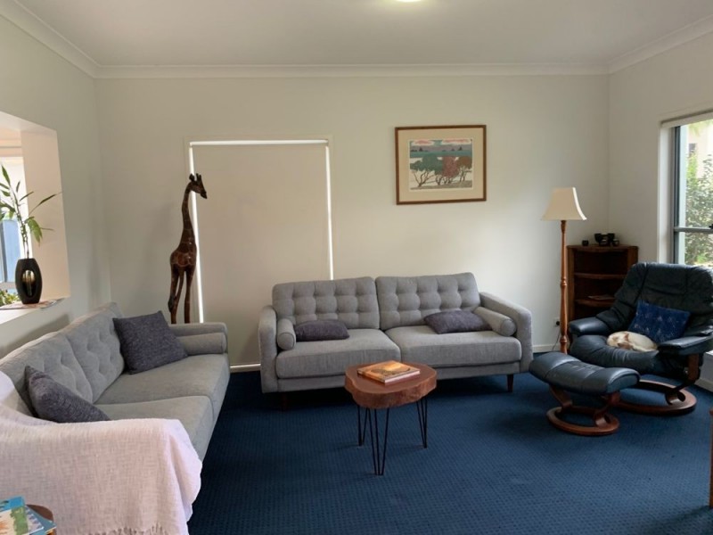 31 Sovereign Close, Wishart QLD 4122