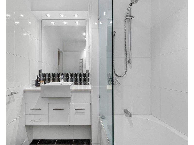 1/26 Kirkland Avenue, Coorparoo QLD 4151