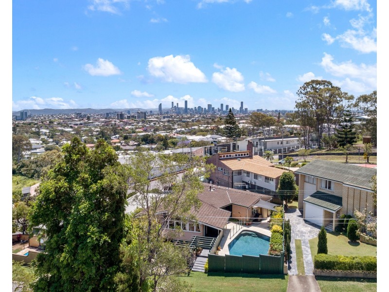 7 Buena Vista Ave, Coorparoo QLD 4151