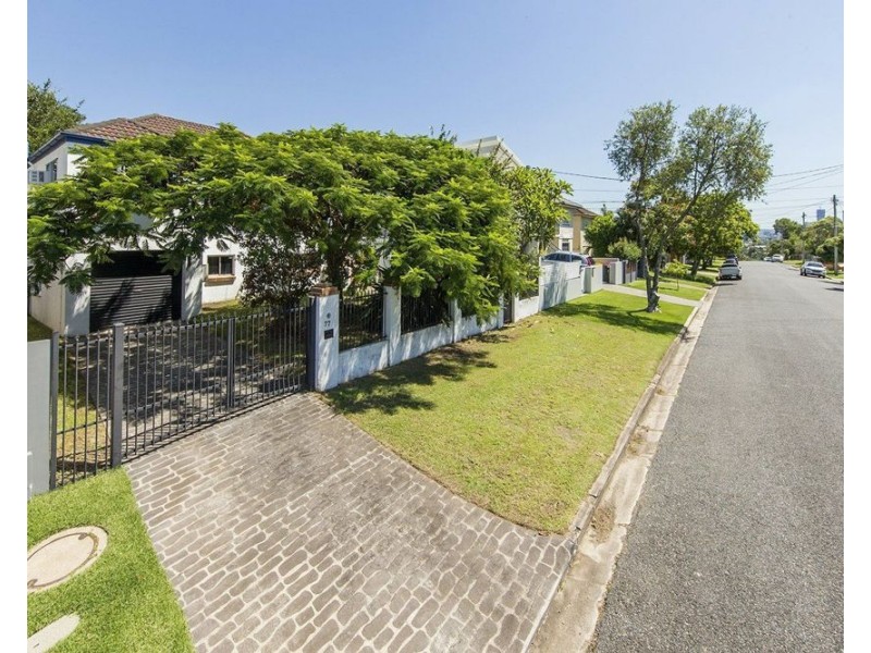 77 Morehead Avenue, Norman Park QLD 4170