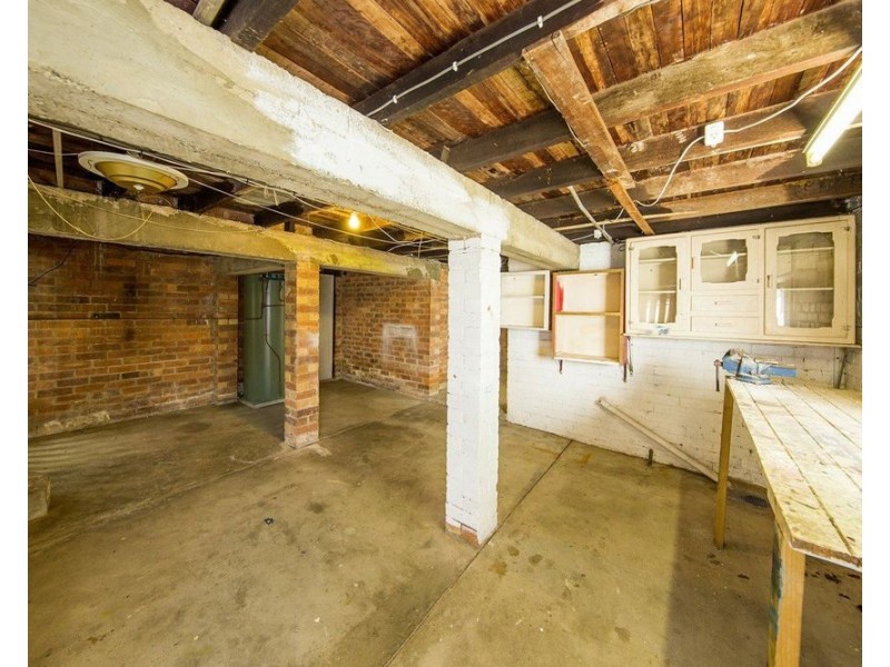 77 Morehead Avenue, Norman Park QLD 4170