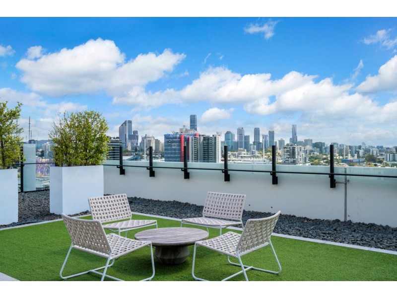 1001/17 Deshon Street, Woolloongabba QLD 4102