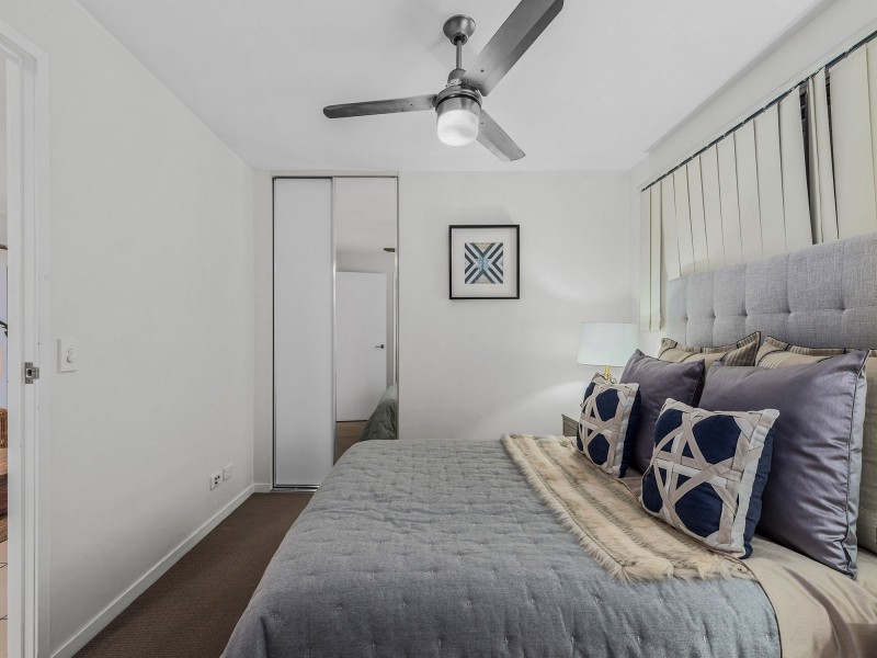 24/11 Riding Road, Hawthorne QLD 4171