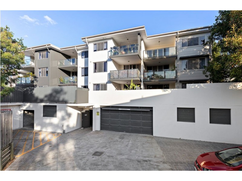 24/11 Riding Road, Hawthorne QLD 4171