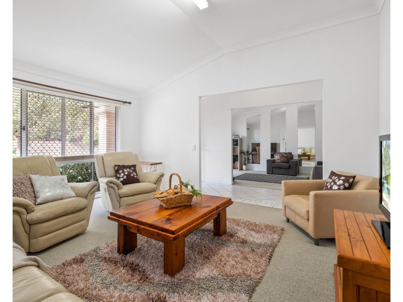 17 Michelangelo Crescent, Mackenzie QLD 4156