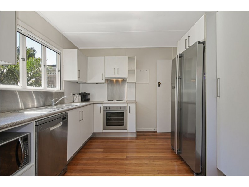 12 Erica Street, Cannon Hill QLD 4170