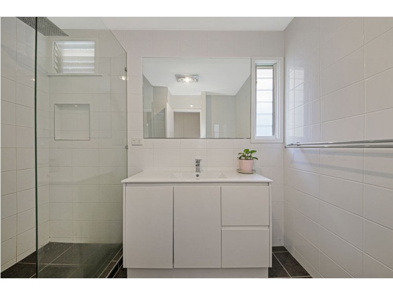 12 Erica Street, Cannon Hill QLD 4170