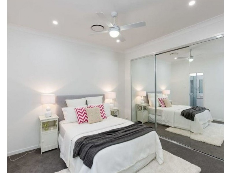 70 Riding Road, Hawthorne QLD 4171