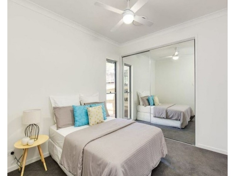 70 Riding Road, Hawthorne QLD 4171