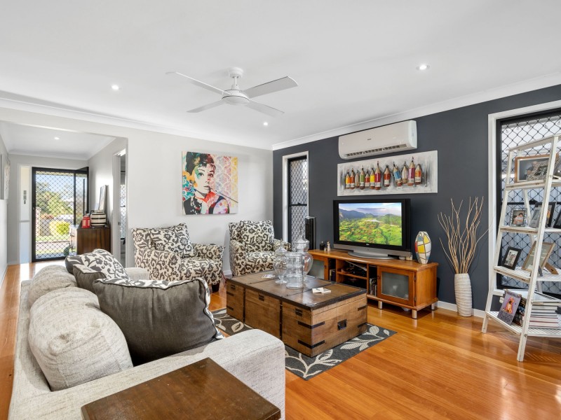 10 Hoskins Drive, Wellington Point QLD 4160