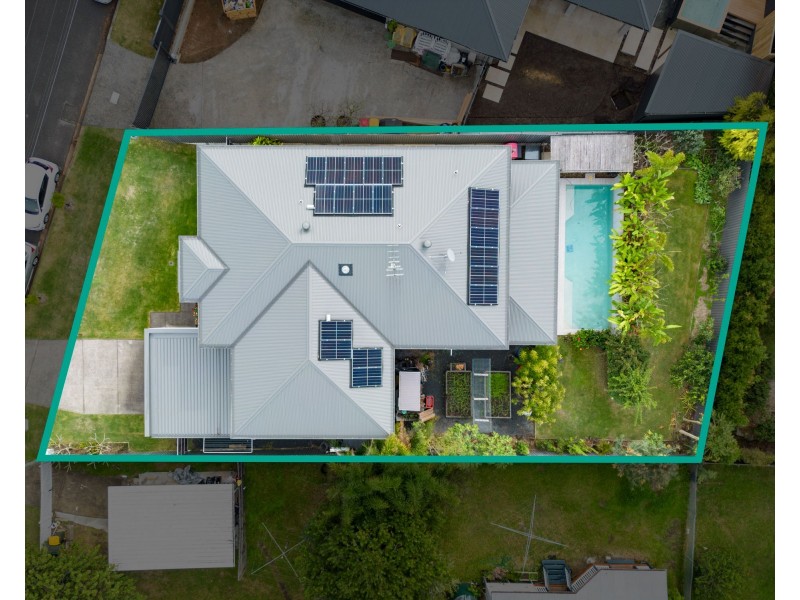 6 Sapphire Street, Holland Park QLD 4121