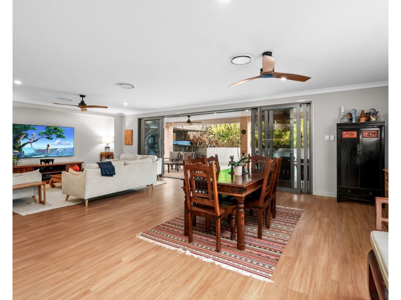 6 Sapphire Street, Holland Park QLD 4121