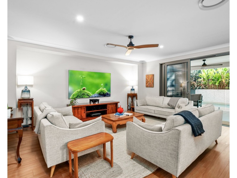 6 Sapphire Street, Holland Park QLD 4121