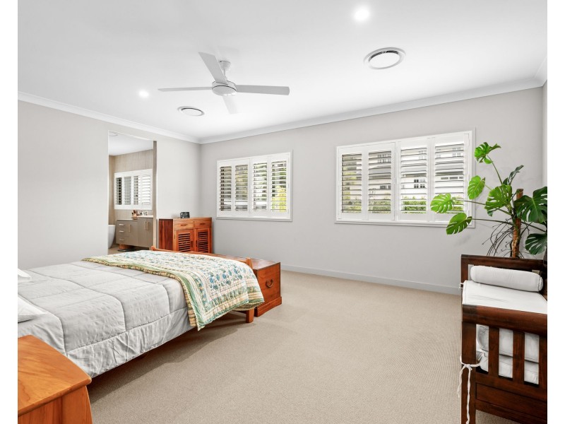 6 Sapphire Street, Holland Park QLD 4121