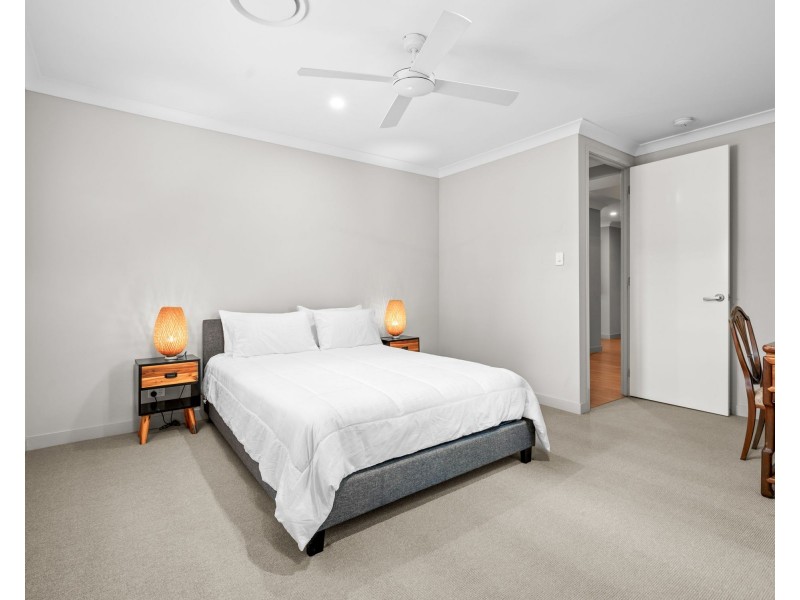 6 Sapphire Street, Holland Park QLD 4121