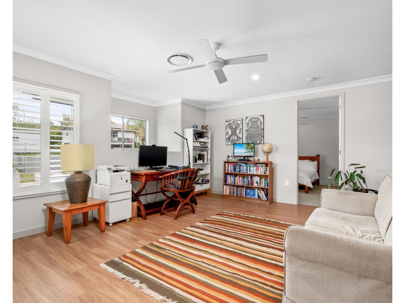 6 Sapphire Street, Holland Park QLD 4121