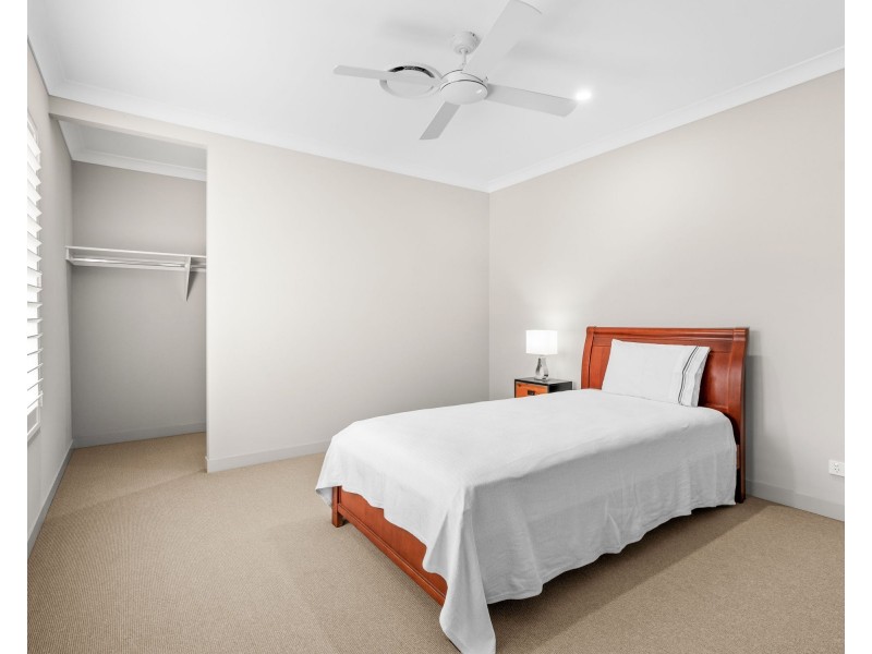 6 Sapphire Street, Holland Park QLD 4121