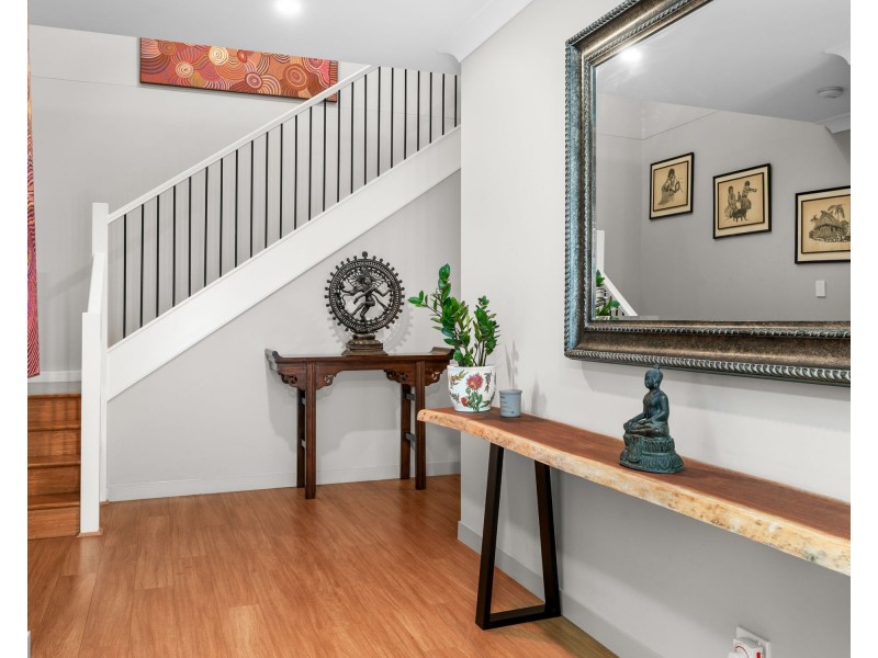 6 Sapphire Street, Holland Park QLD 4121