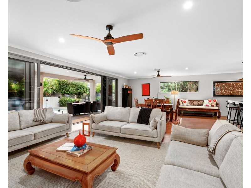 6 Sapphire Street, Holland Park QLD 4121