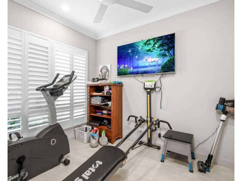 6 Sapphire Street, Holland Park QLD 4121